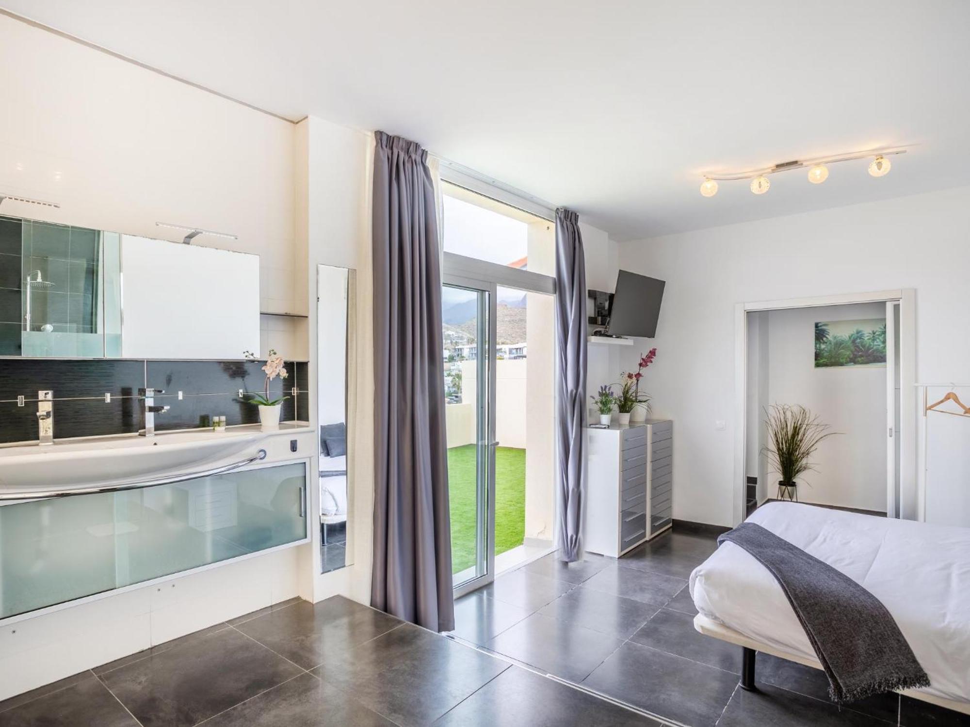 Villa Olbia Charming Dreamview With Jacuzzi Costa Adeje Dış mekan fotoğraf
